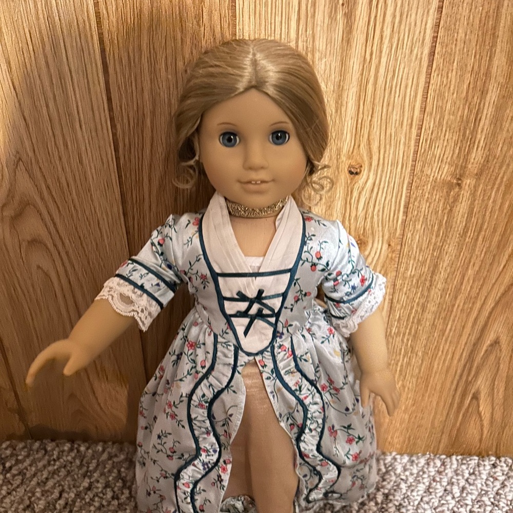 Retired American Girl Doll Elizabeth